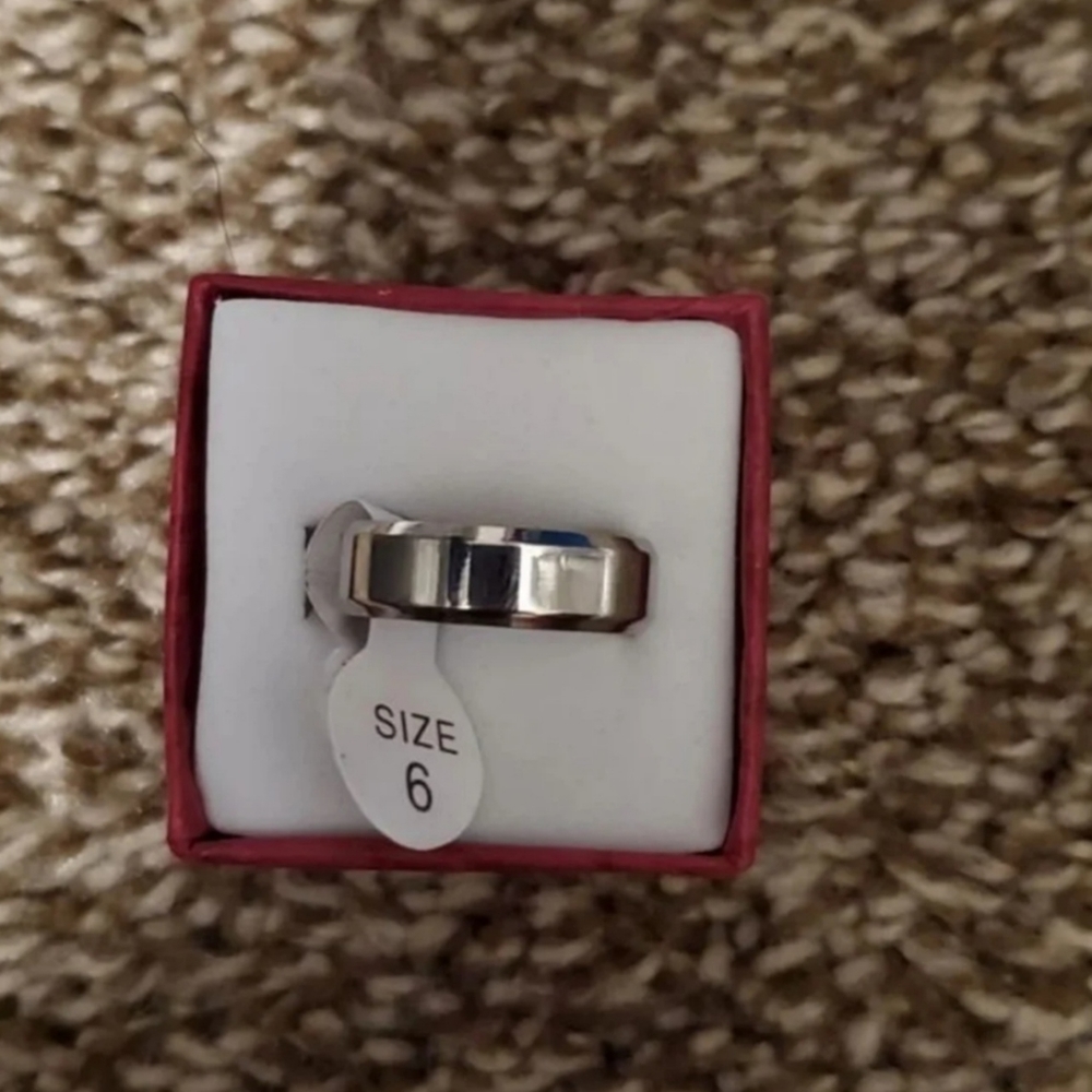 Size 6 men wedding band/ring